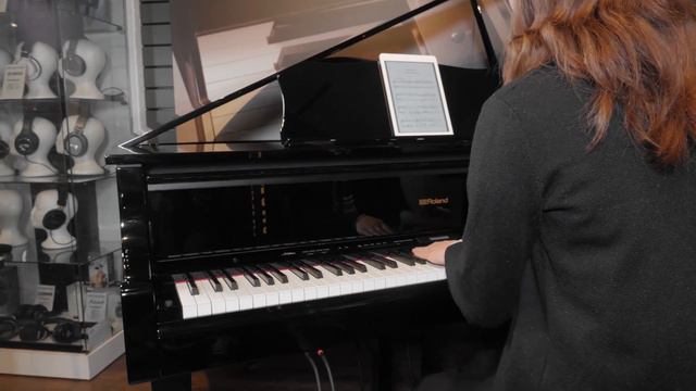 Roland GP-609 Digital Grand Piano Overview смотреть онлайн