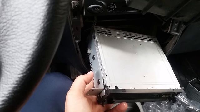 Как разобрать панель на Daewoo Matiz (Дэу Матиз меняем магнитофон) смотреть онлайн