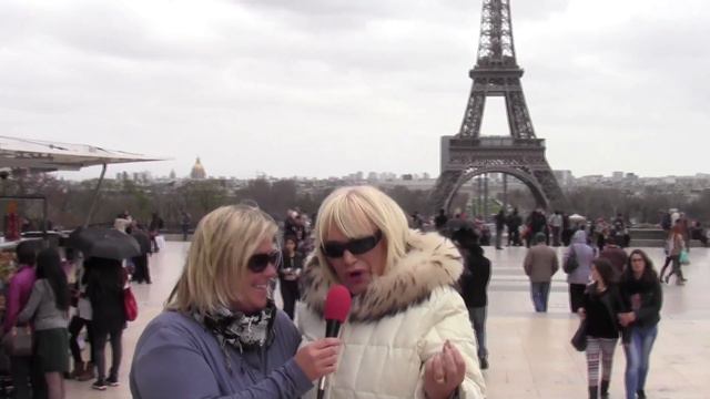 SmoothTravel interviews Sylvia Bennett at the Eiffel Tower in Paris смотреть онлайн
