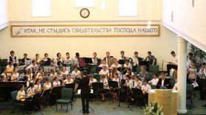 Сверкал в лучах огромный истукан