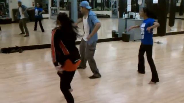IJWD Fusion Dance - DJ's Got Us Falling In Love - With Music смотреть онлайн