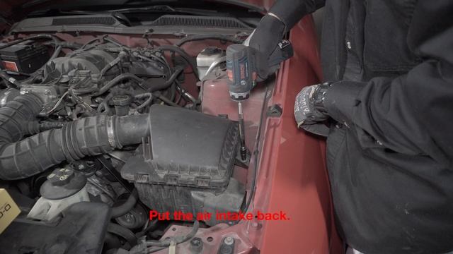 2005-12 Ford Mustang Halogen Headlight Install | Change w/ H13 LED Bulb смотреть онлайн