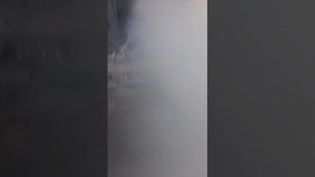 Не хватает миллионов алых роз.