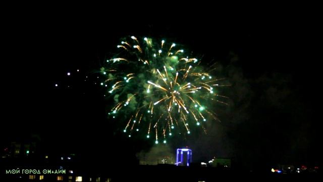 ПРАЗДНИЧНЫЙ САЛЮТ КО ДНЮ ПОБЕДЫ | НОВОСИБИРСК 2016 смотреть онлайн