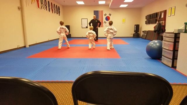 Kato Karate front stance смотреть онлайн