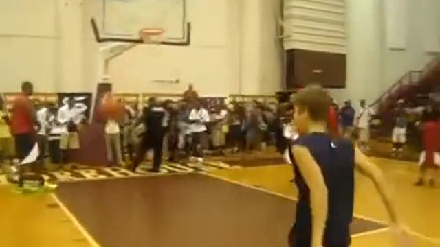 Justin Bieber унижает Chris Paul один на один смотреть онлайн