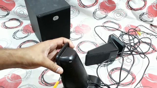 Whats inside Logitech R20 2.1 Multimedia Speaker// Look inside Logitech 2.1 Speaker смотреть онлайн