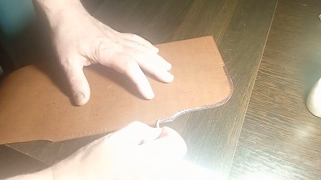 Процесс изготовления мужской кожаной сумки.The process of making a men's leather bag смотреть онлайн