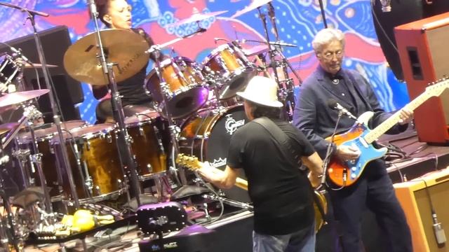 Santana (w/ Eric Clapton) - Black Magic Woman / Roadhouse Blues (Crypto Arena, L.A CA 9/24/23) смотреть онлайн