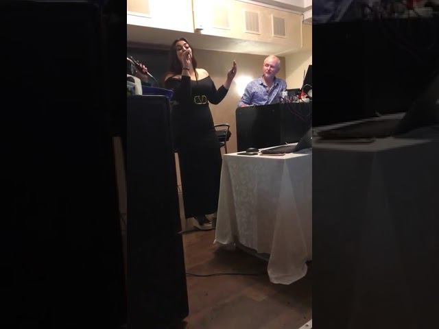 Шикарный голос и исполнение цыганка исполняет #цыганскаяпесня #рекомендации смотреть онлайн