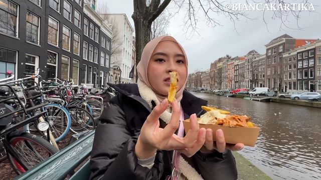 STREETFOODAN DI BELANDA! 🇳🇱 GA NYANGKA ENAK2 BANGET 😭 BANYAK OPSI MUSLIM FRIENDLY! 😍 смотреть онлайн