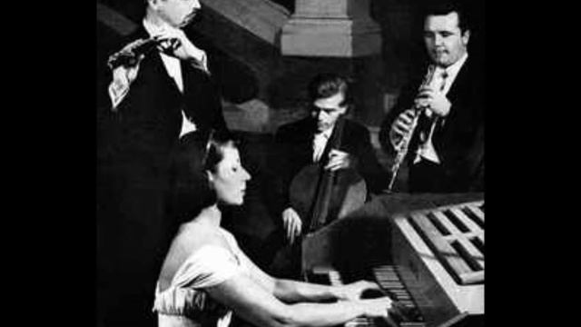 Ensemble Ars Rediviva plays Vivaldi. Flute Concerto in F major, RV 434 (1960s, from LP) смотреть онлайн