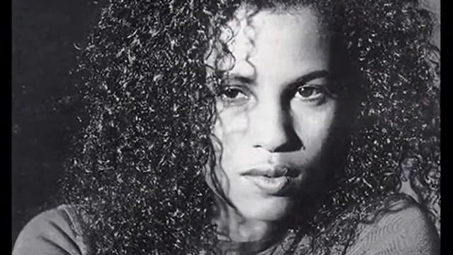 Youssou N'dour Feat Neneh Cherry - Seven Seconds