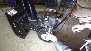 Снегоуборщик не заводится!  Почему?