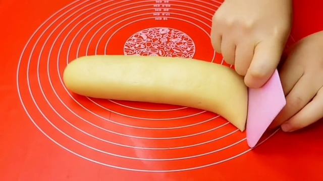 Яблочный треугольники простой и вкусный в приготовлении.