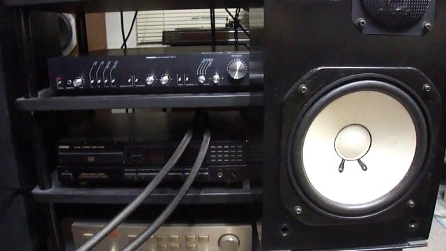 lungyim~Raysonic's CD-138 tube CD player - Yamaha NS10 (1) смотреть онлайн