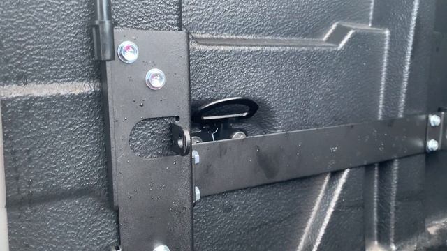 NISSAN FRONTIER MODS: UnderCover Swing Case Storage Easy Install..... смотреть онлайн