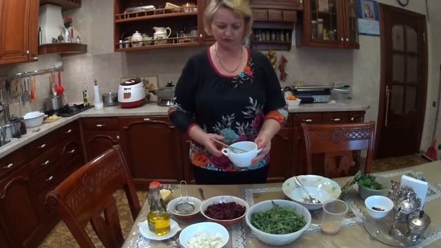 Салат, Рукола со свеклой и брынзой . смотреть онлайн