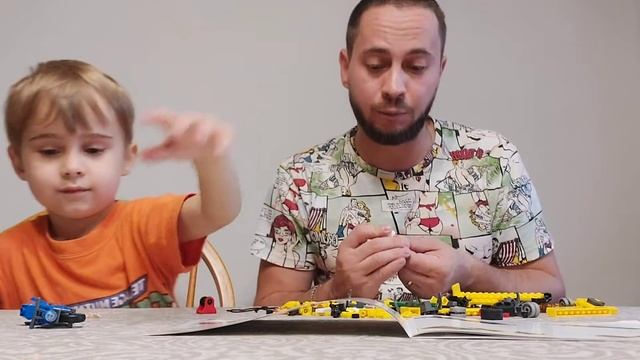 Северьян с папой собирает машинку эвакуатор SLUBAN конструктор