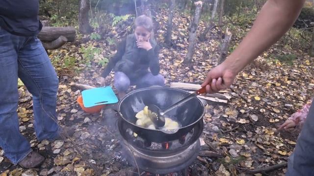 Мы купили новый, чугунный казан | Думляма | Первый опыт | В казане на костре смотреть онлайн