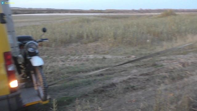 НЕ ВСЁ ТАК ГЛАДКО, КАК ХОТЕЛОСЬ БЫ | ЖИЗНЬ В ДОМЕ НА КОЛЁСАХ (1 серия) смотреть онлайн