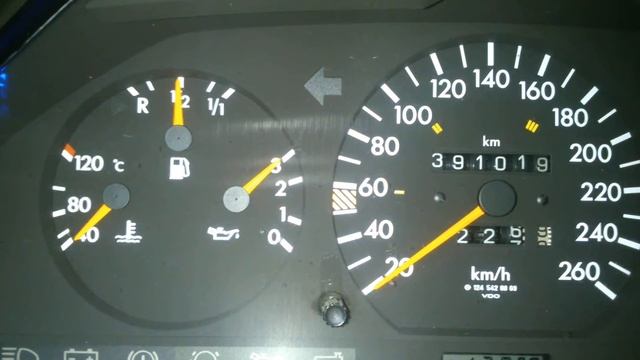 Mercedes E124. Скорость нарастания давления масла.