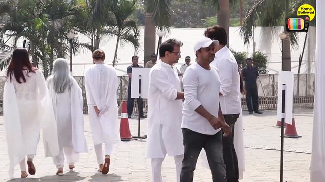 EMOTIONAL Kajol Breaks Down Seeing Sridevi's Condition After PASSING AWAY смотреть онлайн