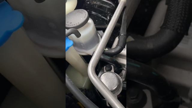 В каком уровне все технические жидкости в новом Хавале М6, пробег 1100 км смотреть онлайн