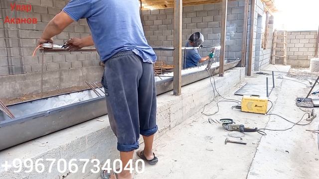 Barn feeder / Кормушка для сарая/ Койлорго Акур, Ашто смотреть онлайн