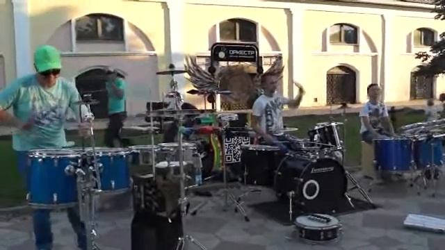 Рязань. Оркестр Летучих барабанщиков.17.08.2013 смотреть онлайн