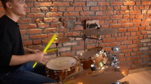 Трюки с барабанными палочками для начинающих. Как крутить барабанные палочки. Шк.mp4