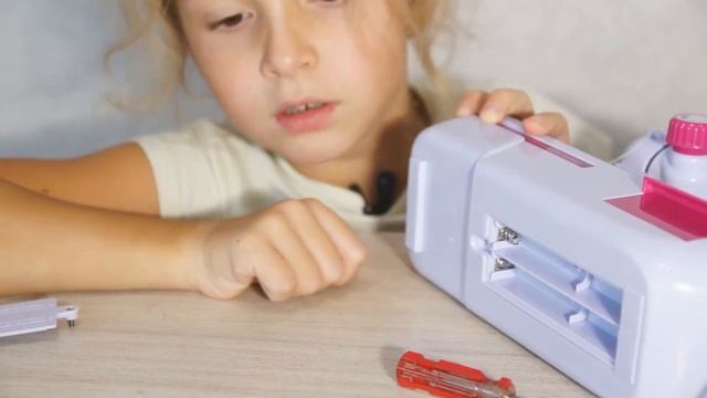 Пробую шить на детской швейной машине смотреть онлайн