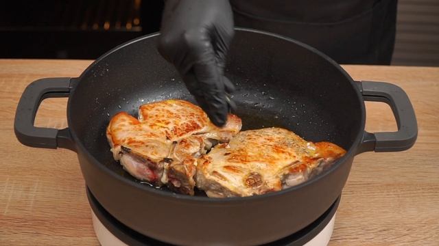 Для меня это единственно правильный способ приготовить сочную котлету на косточке смотреть онлайн