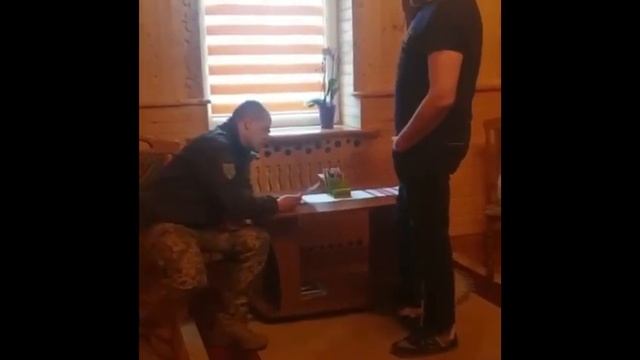 Борислав Береза в женском монастыре, не хочет подписывать повестку II смотреть онлайн