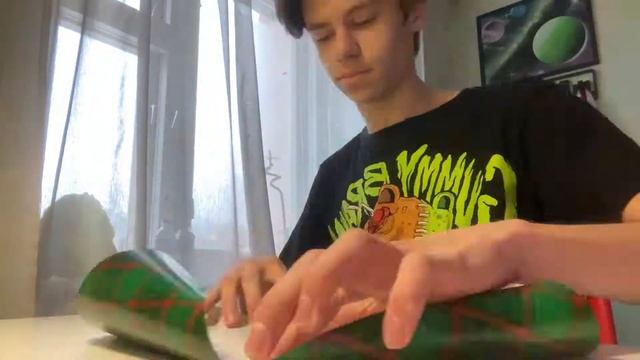 Гайд-что подарить друзьям на Новый Год смотреть онлайн