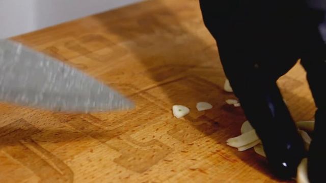 Карп в сливочно-чесночном соусе смотреть онлайн