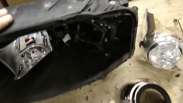 VOLKSWAGEN PASSAT B6 переделка фар, замена старых линз VALEO на новые и мощные HELLA 3R смотреть онлайн