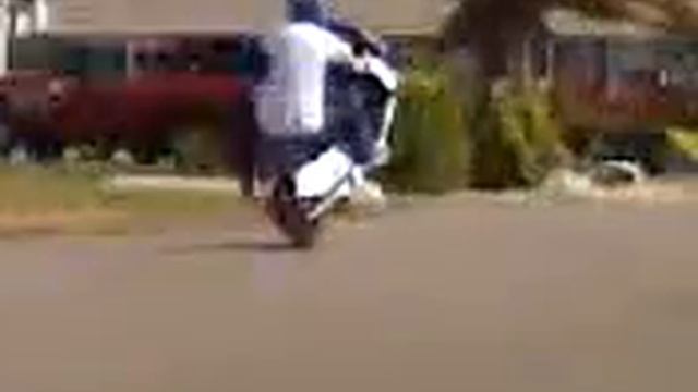 Honda elite 80 moped wheelie смотреть онлайн