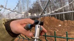 Монтаж колючей проволоки