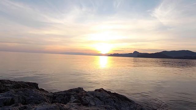 Закат на мысе Меганом, ваш отдых в Крыму смотреть онлайн