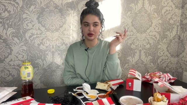 ПРОБУЕМ ВСЕ МЕНЮ КФС смотреть онлайн
