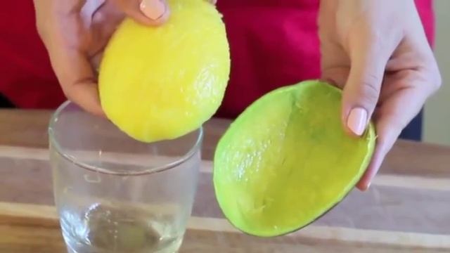 How to Peel a Mango with a Glass смотреть онлайн