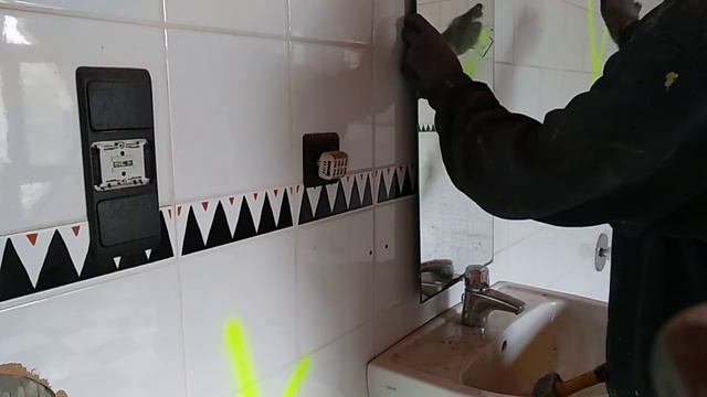 Как не надо вешать зеркало смотреть онлайн