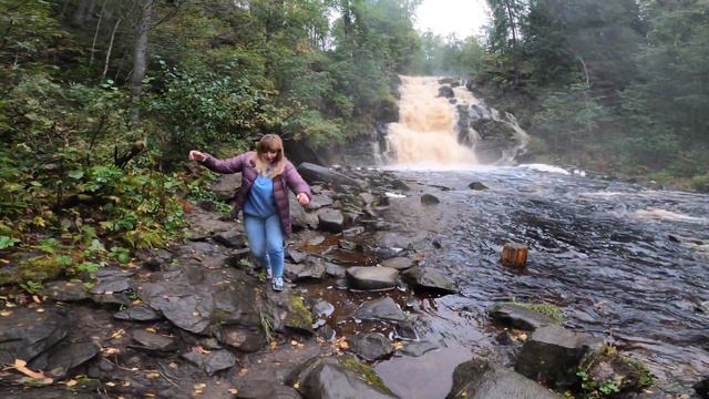 travel across karelia, white bridges waterfall Является самым высоким водопадом Северного Приладожь смотреть онлайн