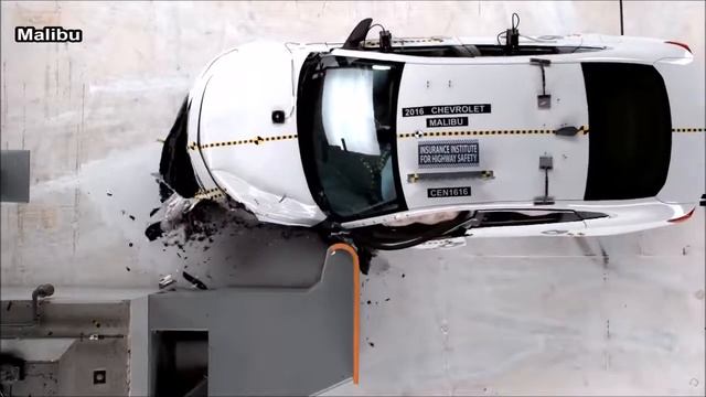 2016 Mercedes C Class vs 2016 Chevrolet Malibu Crash Test смотреть онлайн