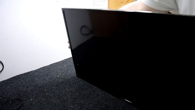 Муха в телевизоре или как помялся рассеиватель. SAMSUNG UE32EH5307K смотреть онлайн