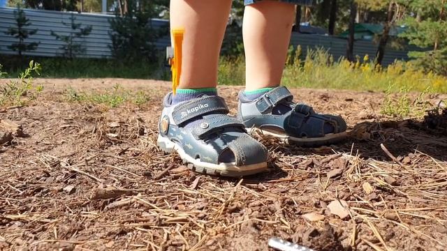 Трактор сломался, отвалилось колесо! Малыш Глеб отремонтировал сломанный экскаватор смотреть онлайн