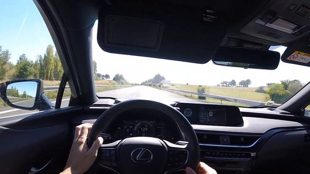 LEXUS UX250h Adaptative Cruise Control + Lane Tracing Assist