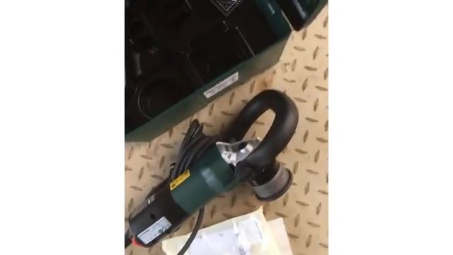 Metabo KFM 9-3 RF Bevelling Tool Unboxing and Working Video смотреть онлайн