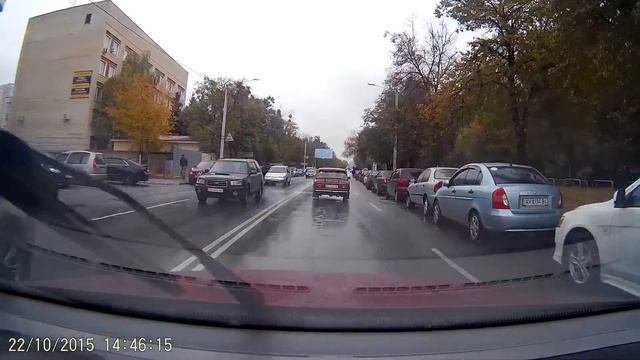 Таксист подставился под грузовик смотреть онлайн